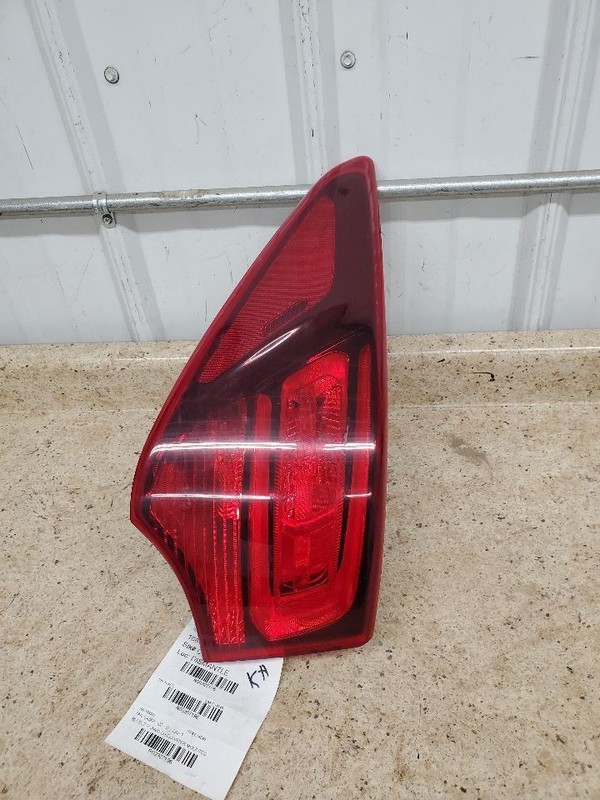 Driver Tail Light SWB Sport Incandescent Fits 17-18 SANTA FE 307196