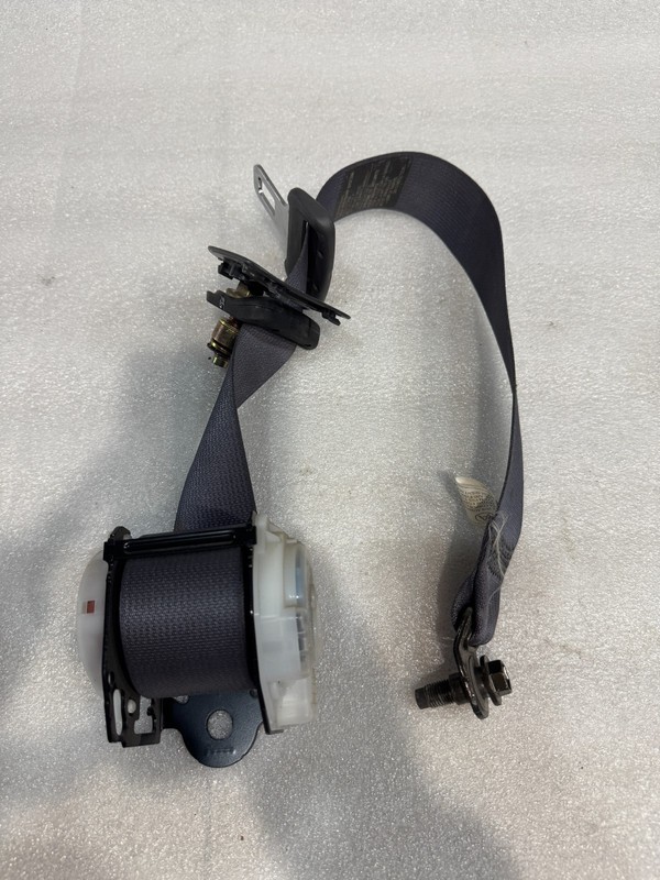 2003 2004 2005 2006 2007 2008 2009 LEXUS GX470 LEFT REAR SEAT BELT 3RD ROW GRAY