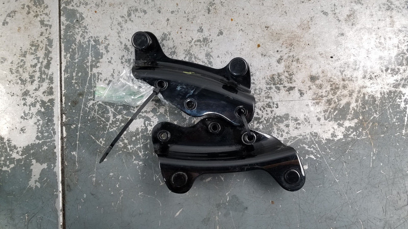 2013 09 13 Harley Touring CVO Road GlideBlack Quick Connect Brackets #9942 P1