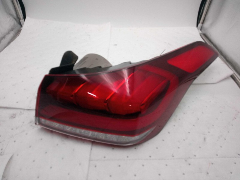 2018 Genesis G80 Right Tail Light Assembly White OEM 7887189 - 63K Miles