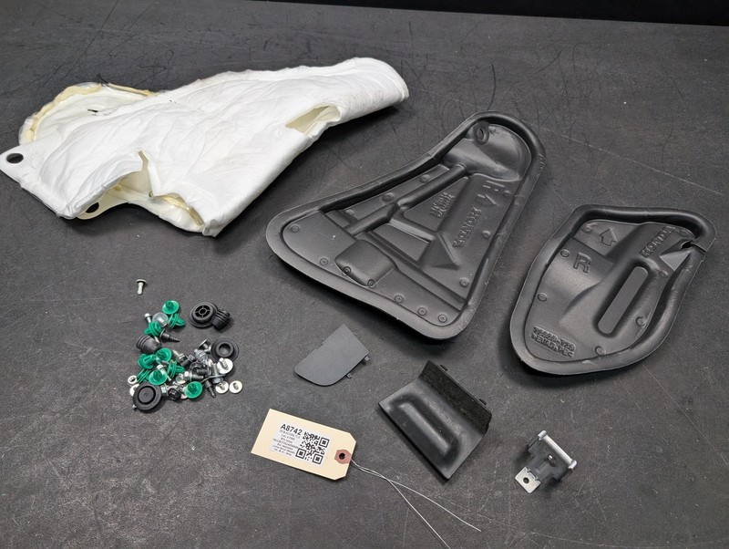 Front Right Door Covers & Retainers Kit 2018 Acura TLX 72321-TZ3-A01 2017 - 2020