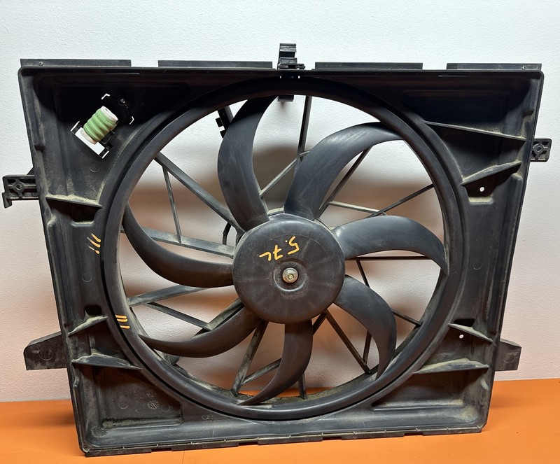 55037992AD | 2011 - 18 Jeep Grand Cherokee Fan Assembly 5.7L OE AT Tow Package