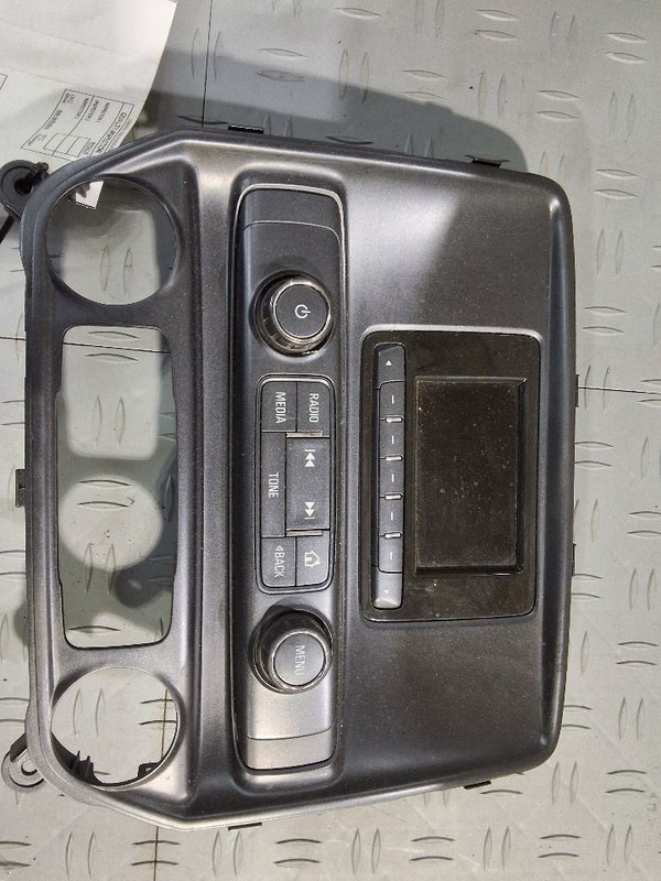 2014-2016 GMC SIERRA 1500 Radio Control Panel w/Screen ID 23486608