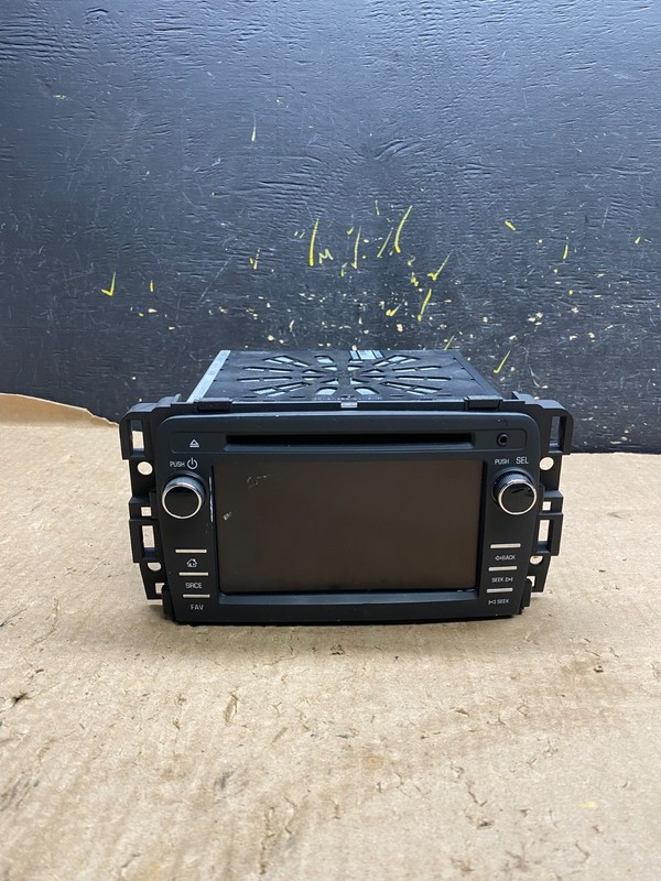 2013 to 2014 Chevrolet Traverse Am Fm Cd Player Radio Screen Display Z1944 DG