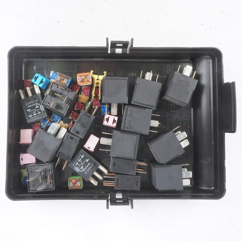 2014 - 2020 Maserati GHIBLI Fuse Box Cover Lid & Fuse Relays OEM