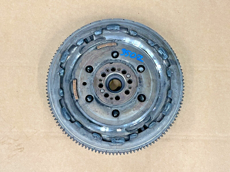 ⭐2006 NISSAN 350Z 3.5L V6 MANUAL TRANSMISSION FLYWHEEL PLATE ASY 49K OEM LOT2230