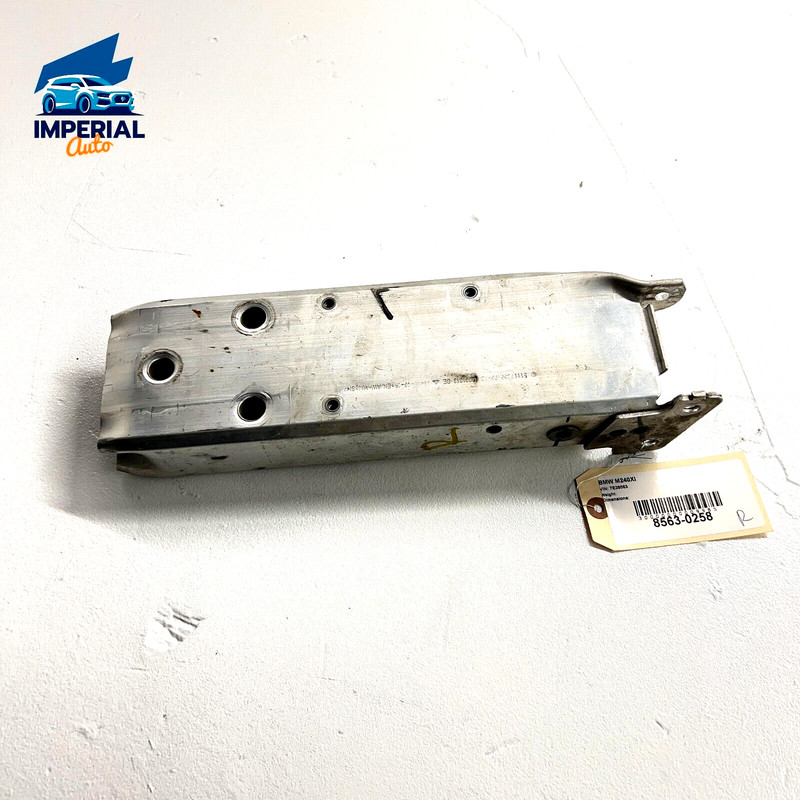 2017 – 2021 BMW 240 XI CONVERTIBLE FRONT RIGHT BUMPER REINFORCEMENT BRACKET OEM