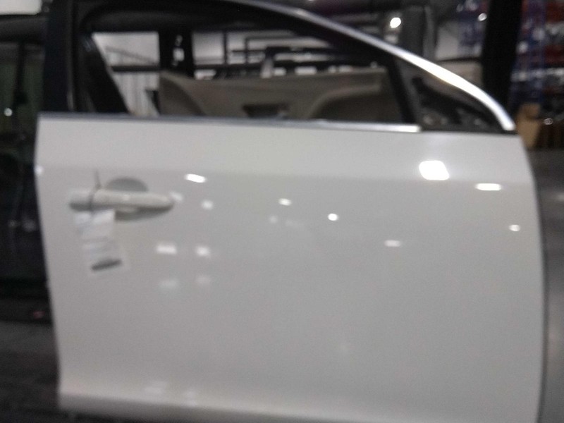 2015 VOLVO S60 Right Front Door White OEM Used 441694 98K Miles