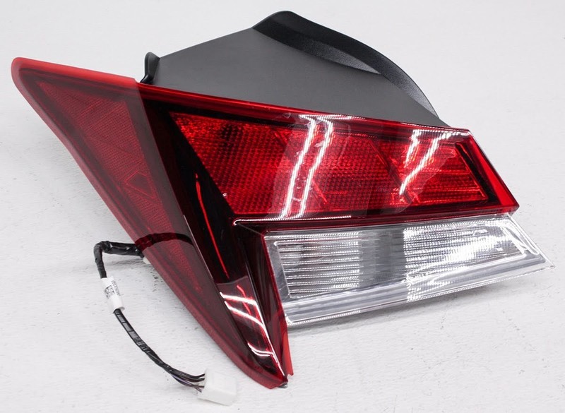 OEM Hyundai Elantra Left Driver Side Tail Lamp 92401-AB000 Lens Chipped