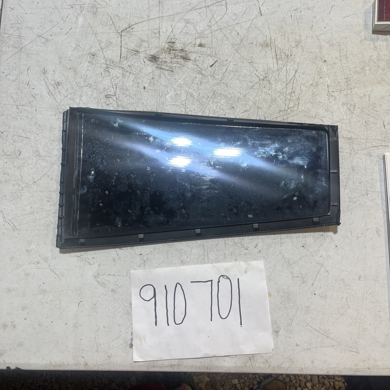 2001-2007 TOYOTA HIGHLANDER HYBRID REAR RIGHT DOORGLASS OEM