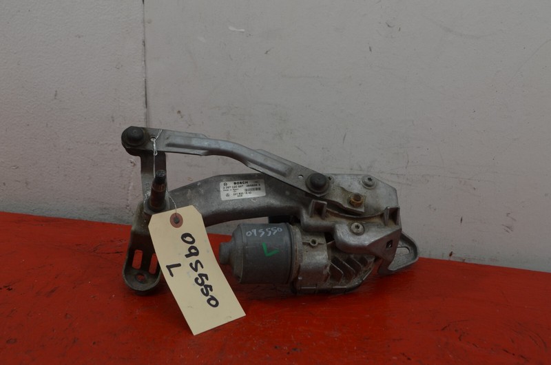 07-13 MERCEDES W221 S550 LEFT DRIVER SIDE WINDSHIELD WIPER LINKAGE W MOTOR OEM