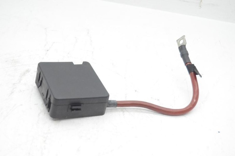 1999-2001 BMW 328i E46 SEDAN Positive Battery Terminal Block