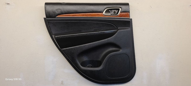 2013 Jeep Grand Cherokee Rear Left Door Trim Panel W/ Woodgrain OEM 5MC451X9AA