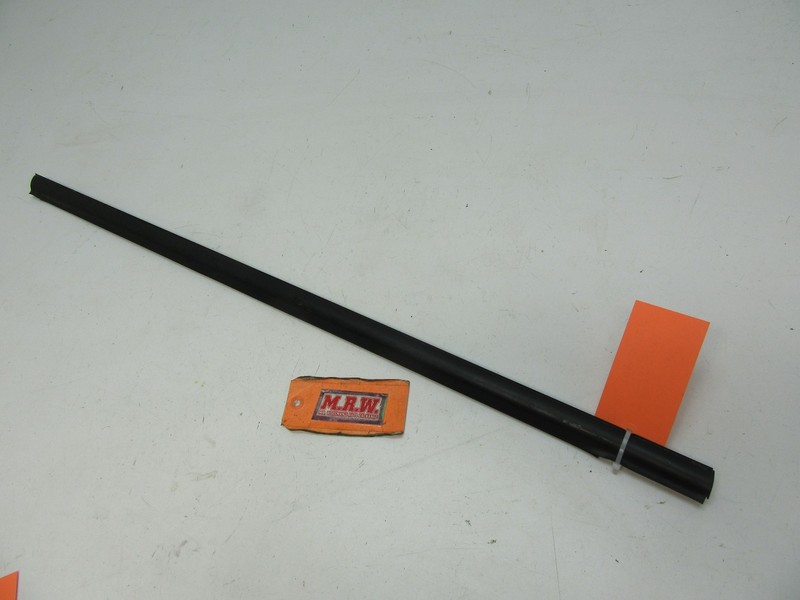 MOLDING DOOR GLASS WINDOW RUBBER SEAL PASSENGER SIDE FRONT RF R for TUCSON 05-09