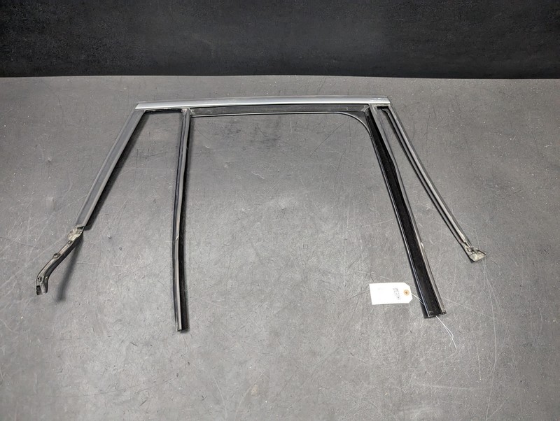 Rear Right Door Window Glass Run Channel 2018 BMW X1 51337362240 2016 2017- 2021