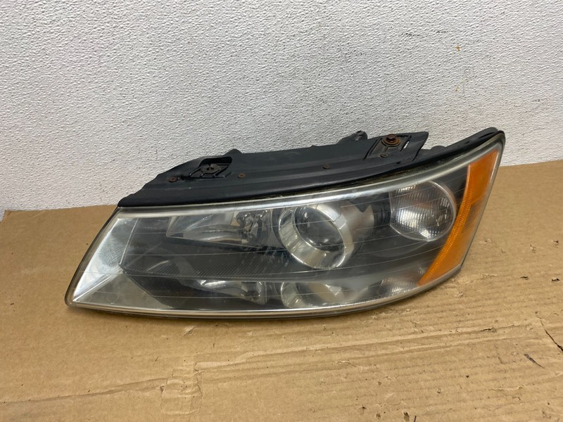 2006 to 2008 Hyundai Sonata Left Driver LH Side Headlight Halogen Oem AD3960 DW