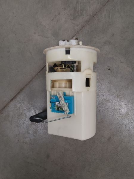 Fuel Pump Assembly 2.0L Federal Emissions Fits 01-03 ELANTRA 261780