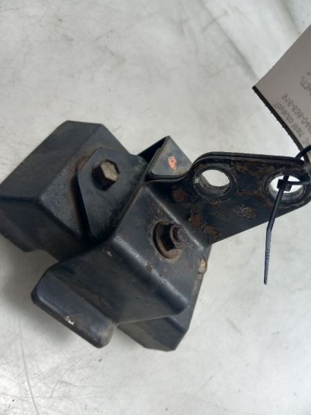 1998 TOYOTA TACOMA 3.4L-TRANFER CASE MOUNT