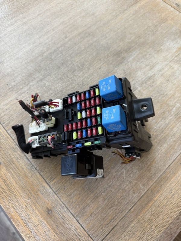 ✅03-06 HYUNDAI SANTA FE TRACTION CONTROL MODULE FUSE BOX 95400-26751 OEM