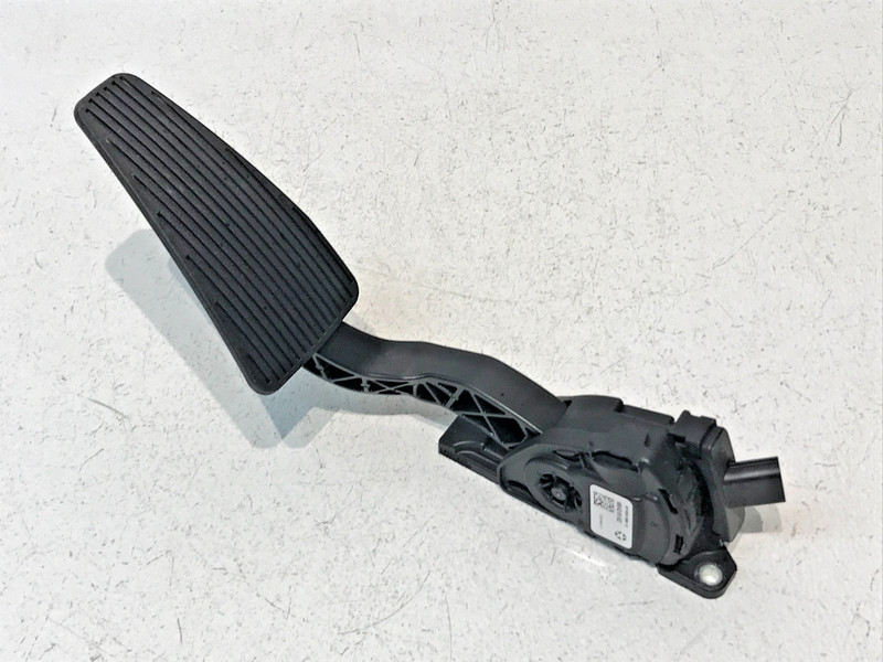 2011-24 RAM 1500 CLASSIC GAS PEDAL ACCELERATOR THROTTLE SENSOR OEM 68043161AD