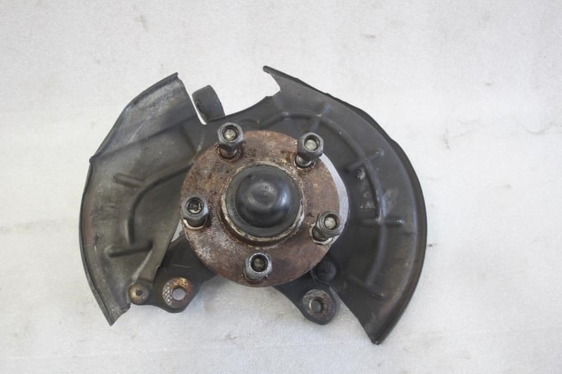 1983 FORD MUSTANG RIGHT PASSENGER SIDE FRONT SPINDLE KNUCKLE HUB