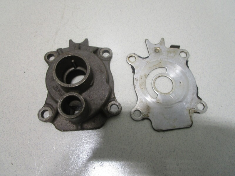 17411-95206 Suzuki DT75 Outboard 75 HP Water Pump Housing Case