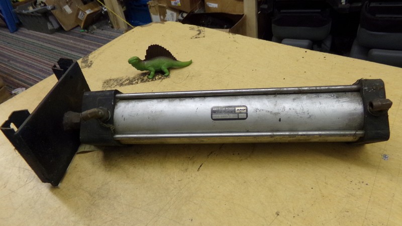 Aro Fluid Power 393210091140, Cylinder *Free Shipping*