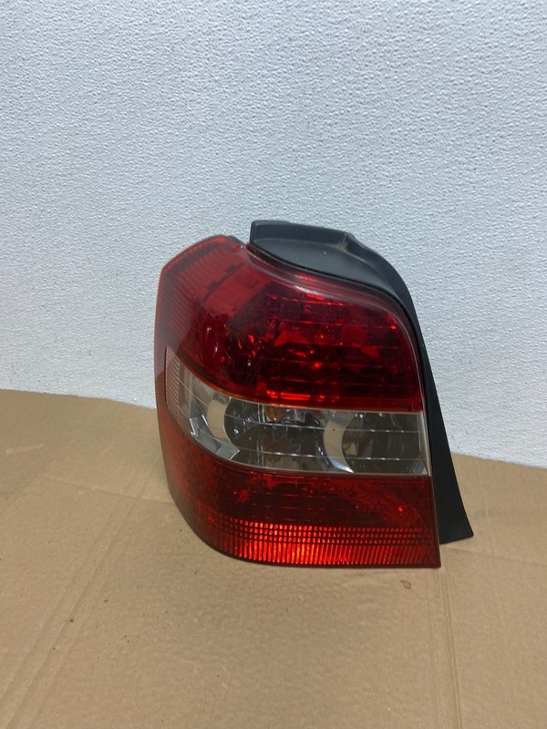 2004-2007 Toyota Highlander Left Driver LH Side Tail Light OEM AC3746 LK