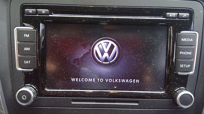 2012-2016 VW Beetle NON-NAV Radio Stereo 1K0 035 188 F AMFM Single Disc CD