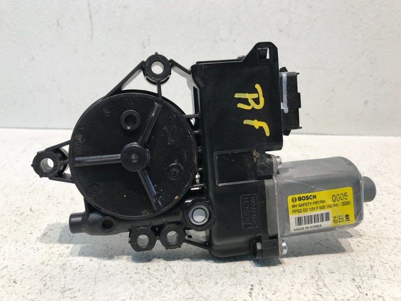 2009-2014 Hyundai Genesis Front Right Passenger Side Power Window Motor OEM