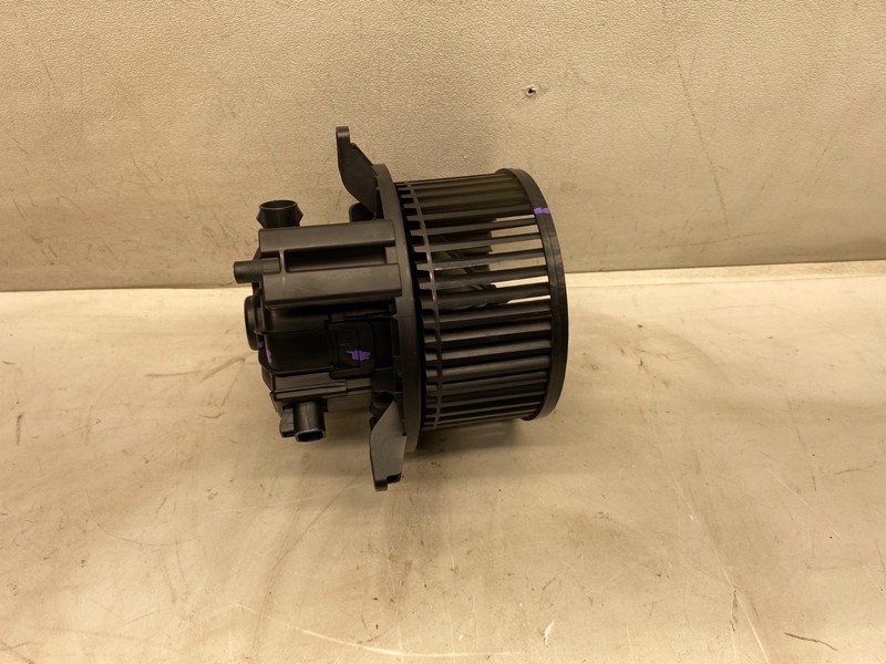 2013-2017 BUICK ENCLAVE FRONT AC HEATER BLOWER MOTOR ASSEMBLY OEM