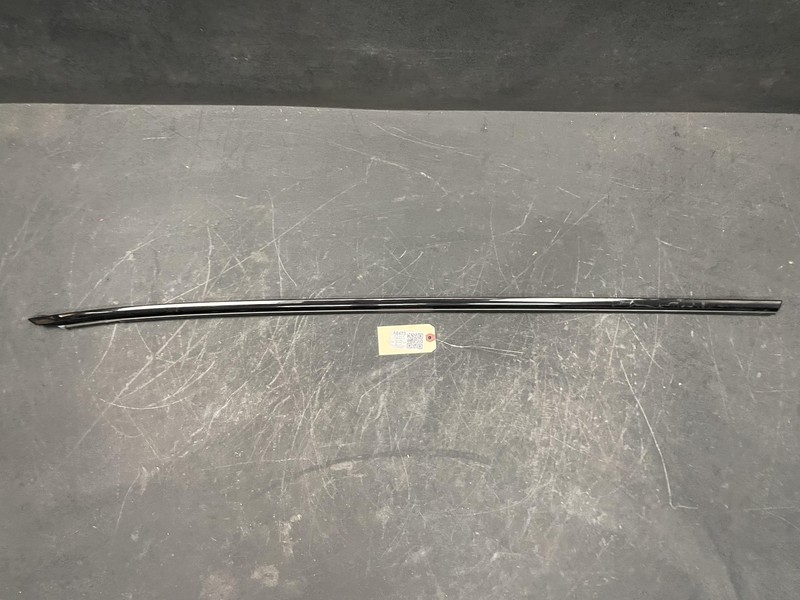 Front Right Door Window Belt Molding 2019 Audi S5 Coupe 8W6853284DT94 2018-2023