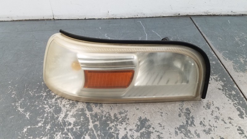 2008 Grand Marquis / Crown Vic Victoria Left Turn Signal / Park Light #1887 C3
