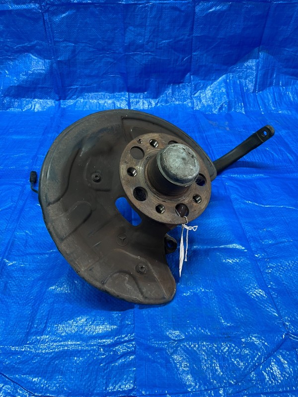 03-11 Mercedes W211 E350 CLS500 RWD Front Left Side Wheel Spindle Knuckle Hub