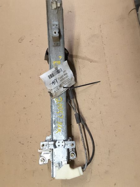 97 98 99 00 01 02 ESCORT R. FRT WINDOW REGULATOR SDN AND SW MAN 77877