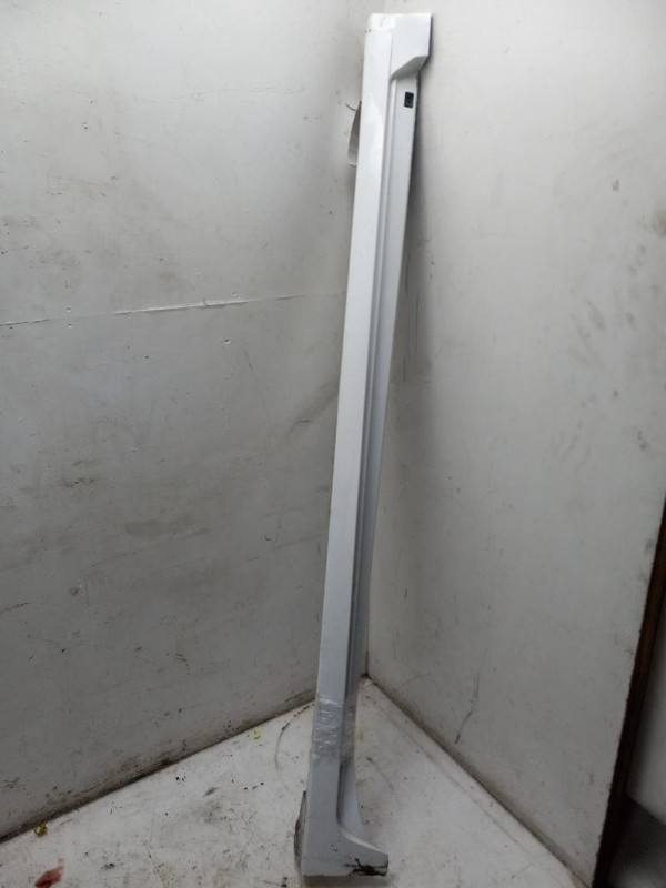 15 LEXUS CT200H F-SPORT DRIVER LEFT ROCKER PANEL MOULDING