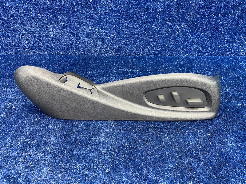 13-19 CADILLAC ATS FRONT RIGHT SEAT ADJUSTER SWITCH W/ BEZEL TRIM 13588183 OEM