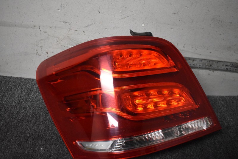 2013-2015 MERCEDES BENZ X204 LEFT SIDE TAIL LIGHT FACTORY OEM
