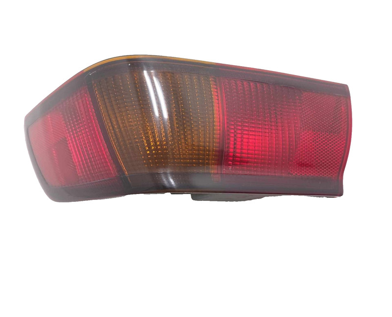 Toyota Camry RH Passenger Quarter Panel Tail Light 1999 P/N 81550AA011
