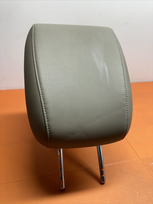 LEFT or RIGHT 3rd HEADREST || 2011 - 17 Honda Odyssey TAN OEM LH or RH