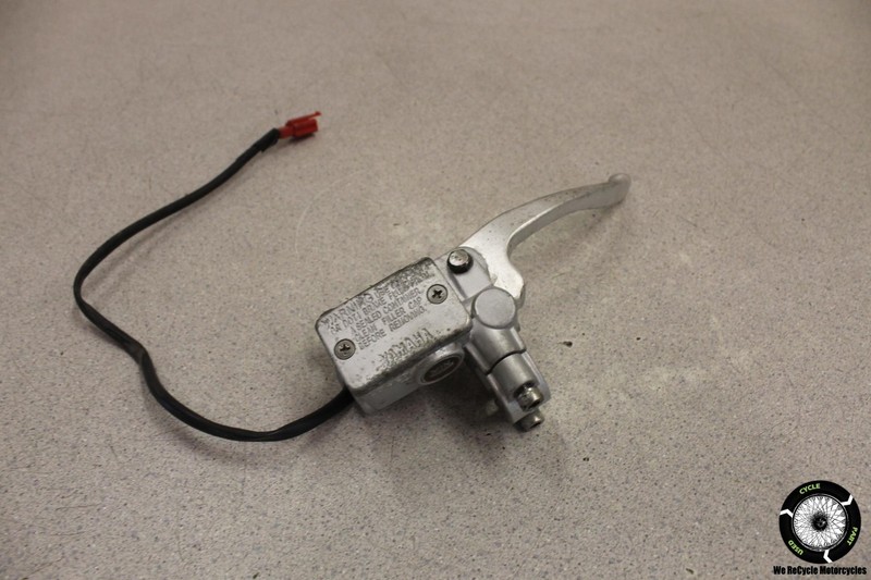 2006 Yamaha Vino 125 YJ125 FRONT BRAKE MASTER CYLINDER YJ 06