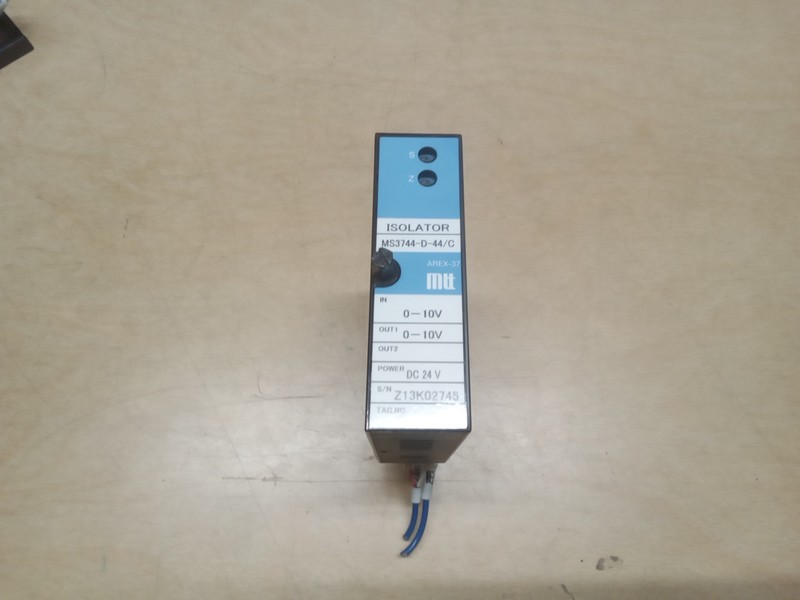 Mtt MS3744-D-44/C Isolator AREX-37 with Socket base