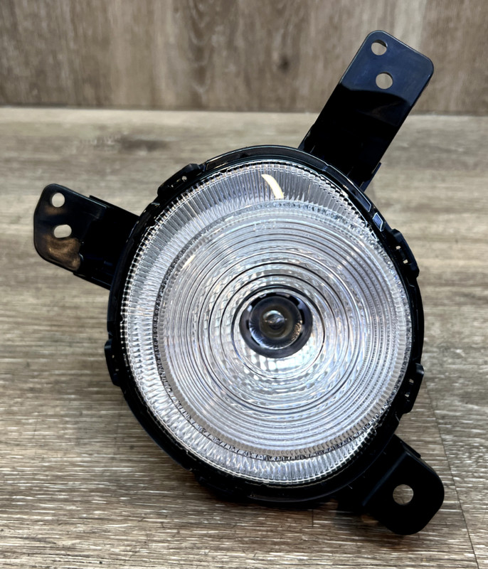 2019-2021 Kia Forte RH Fog Light ASSY OEM Part# 92208-M7050