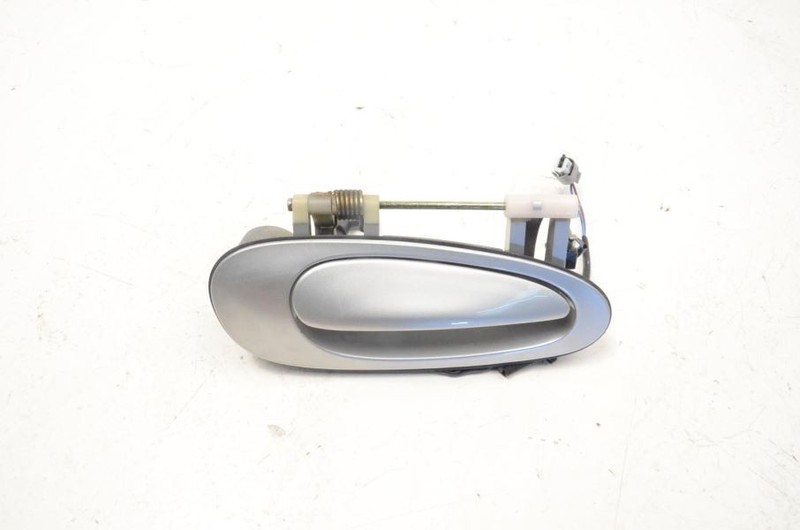 2000-2005 PORSCHE 911 CONVERTIBLE 996 PASSENGER RIGHT SIDE SILVER DOOR HANDLE