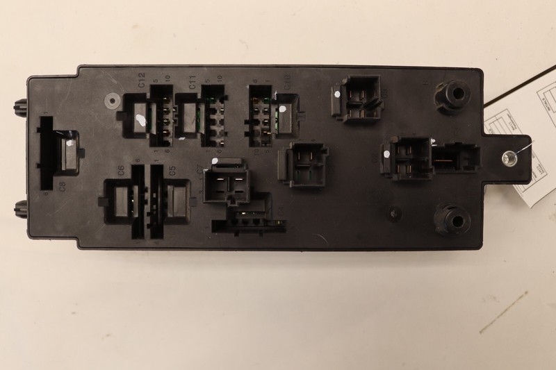 2016-2017 RANGE ROVER L405 3.0L DIESEL RIGHT DASH POWER JUNCTION FUSE BOX OEM