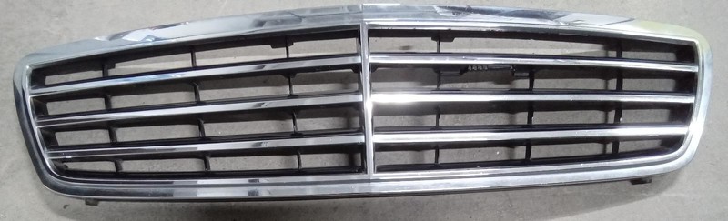 2005-2007 Mercedes C-Class C230 C320 C350 W203 Front Upper Grille 2038800223