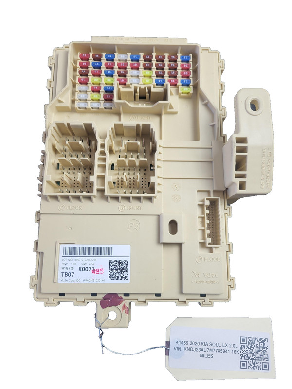 Used Oem Kia Dashboard Cabin Fuse Relay Junction Box for 2021-2022 Soul 2.0L FWD