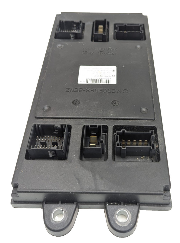 Mercedes W251 R350 ML350 GL350 Front SAM Module Control Signal Acquisition
