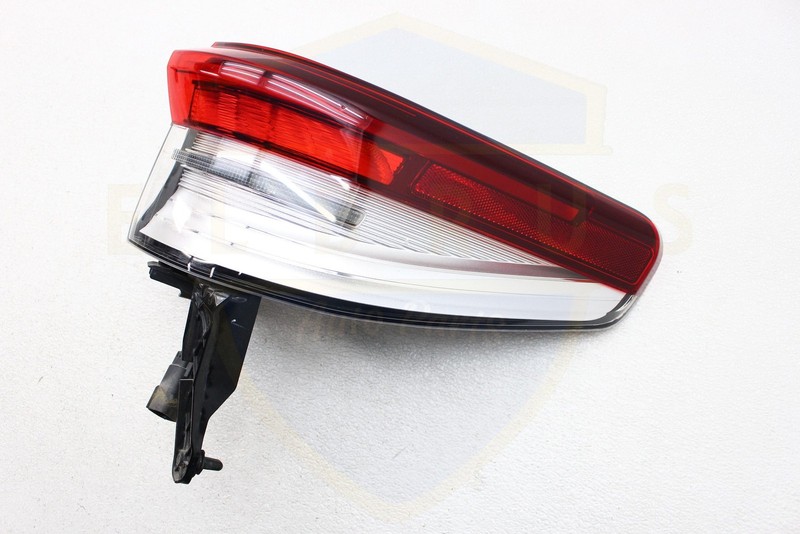 2022 2023 2024 LINCOLN NAVIGATOR PASSENGER RIGHT TAIL LIGHT LAMP QUARTER MTD OEM