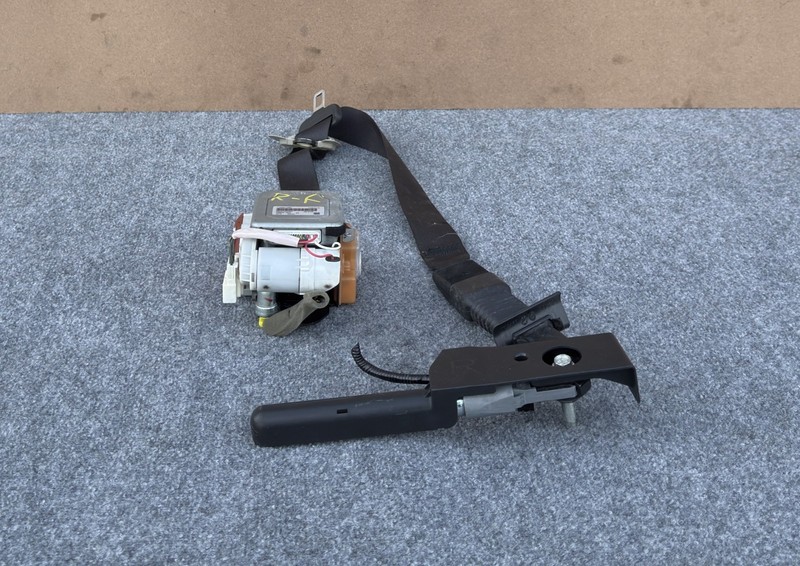 INFINITI Q50 2014-2017 OEM FRONT RIGHT PASSENGER SEAT BELT ASSEMBLY (BLACK)